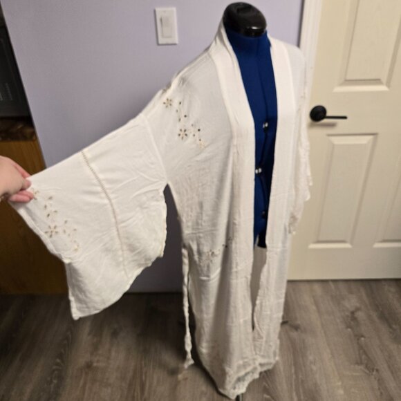 Spell & the Gypsy Collective Isla Bonita White Kimono, One Size, EUC - Picture 5 of 9